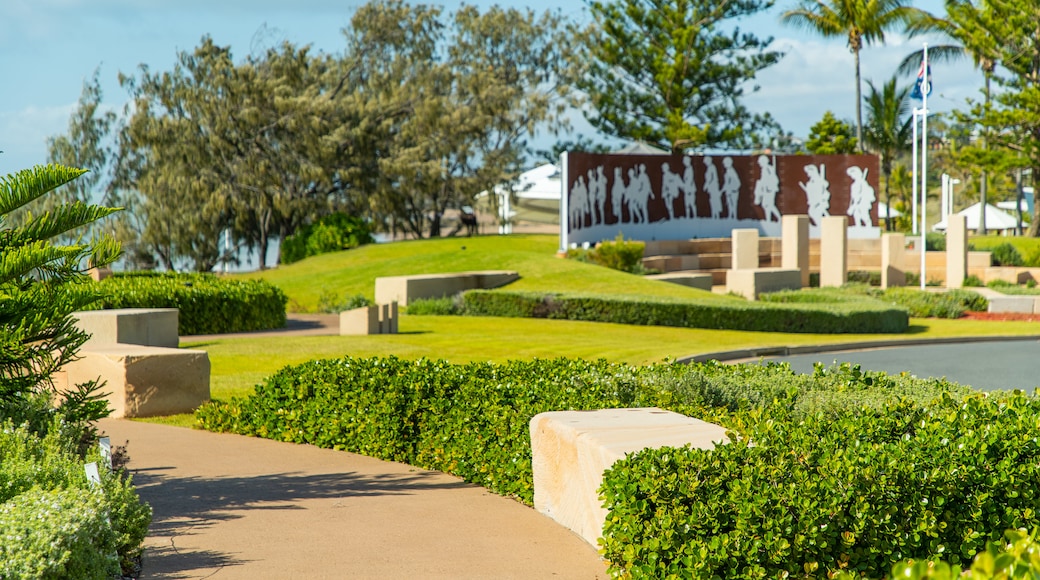 Emu Park which includes a garden