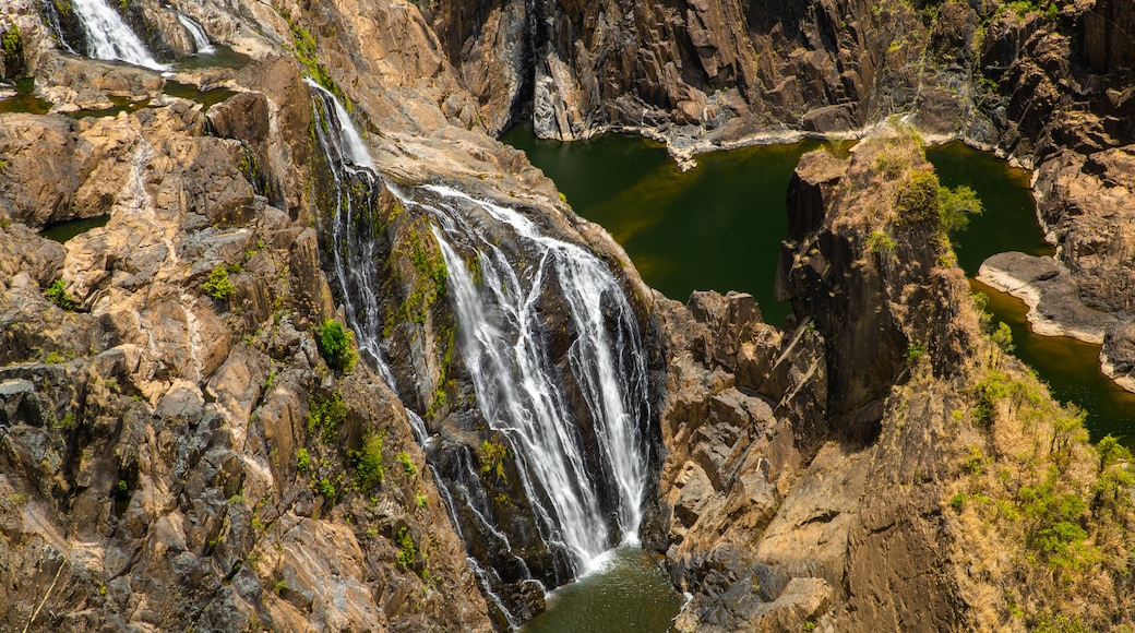 Barron Falls Lookout which includes a waterfall