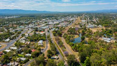 Mareeba featuring a small town or village and landscape views