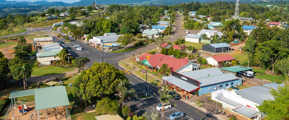 Millaa Millaa featuring a small town or village and landscape views
