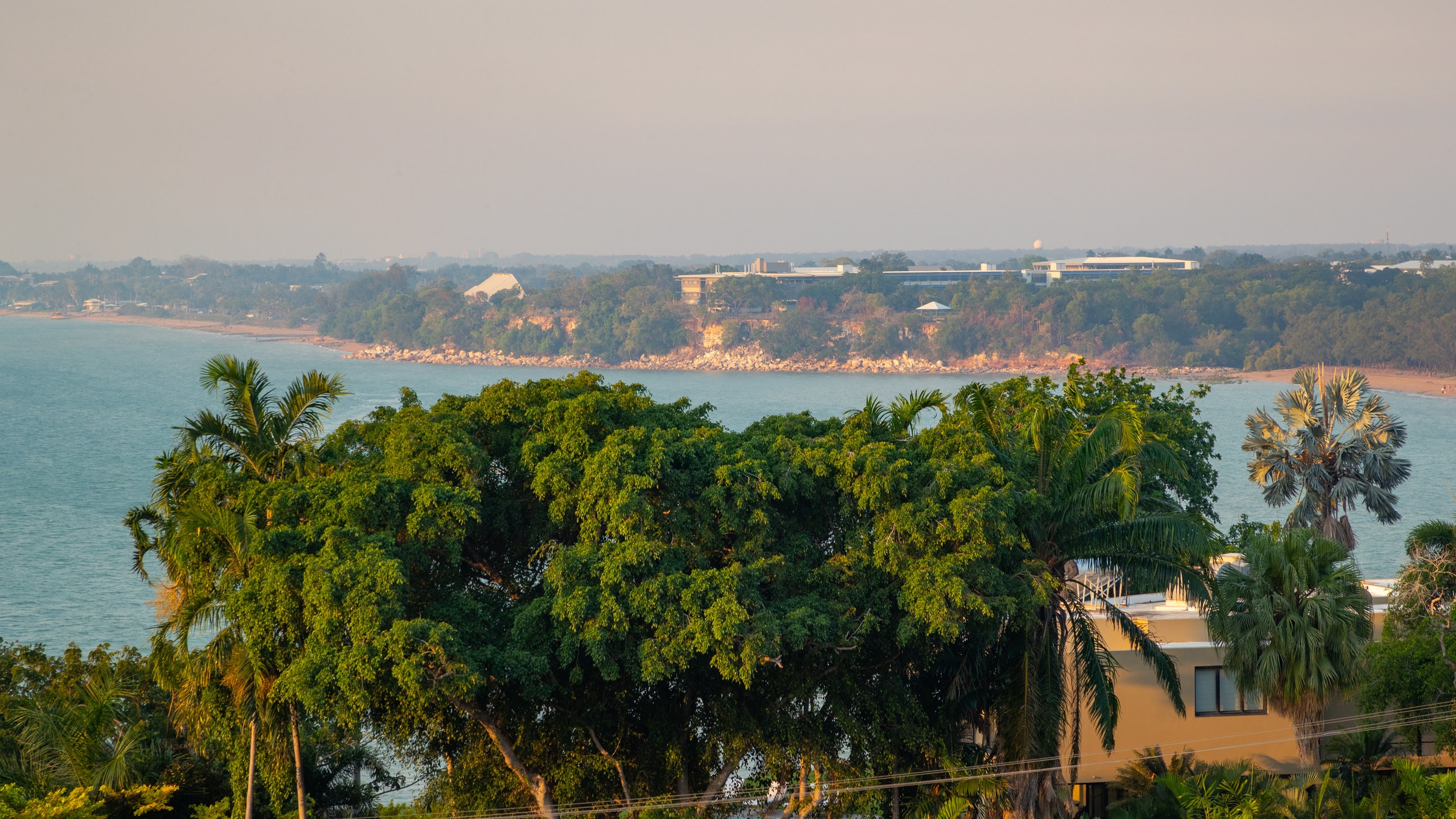 Darwin showing a coastal town, landscape views and general coastal views