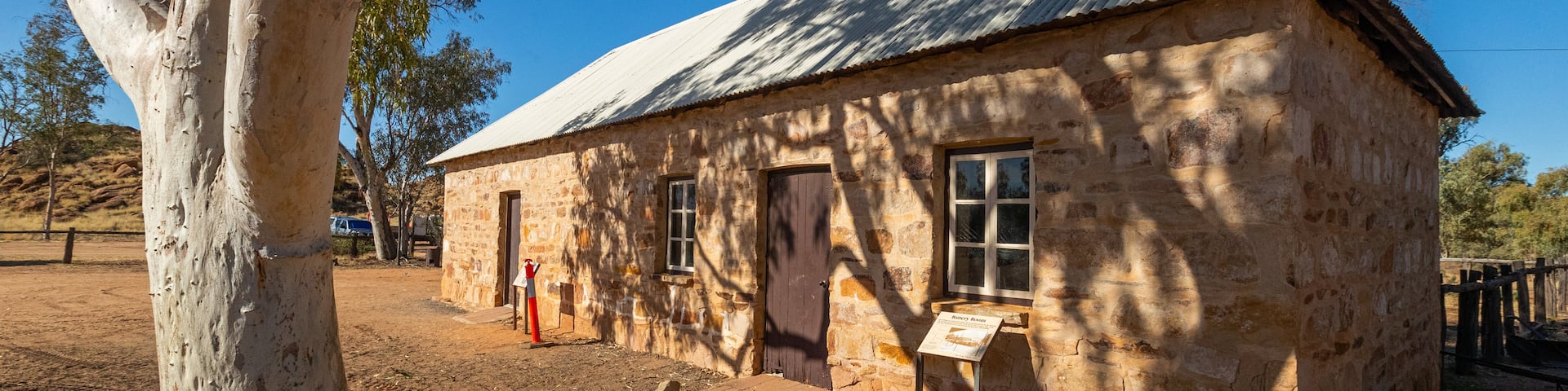 Alice Springs Telegraph Station showing a small town or village, farmland and heritage elements