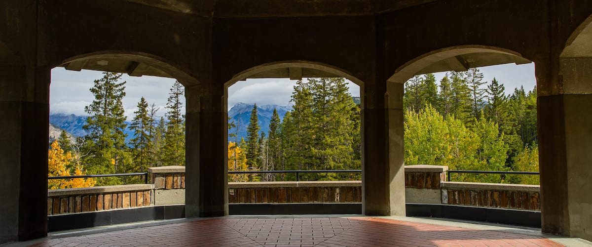 Cave and Basin National Historic Site showing interior views