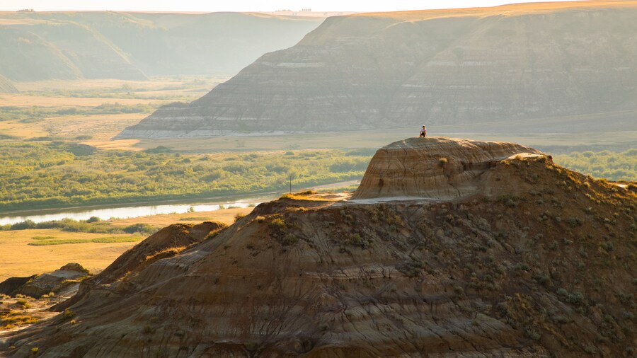Horsethief Canyon which includes mountains, tranquil scenes and a gorge or canyon