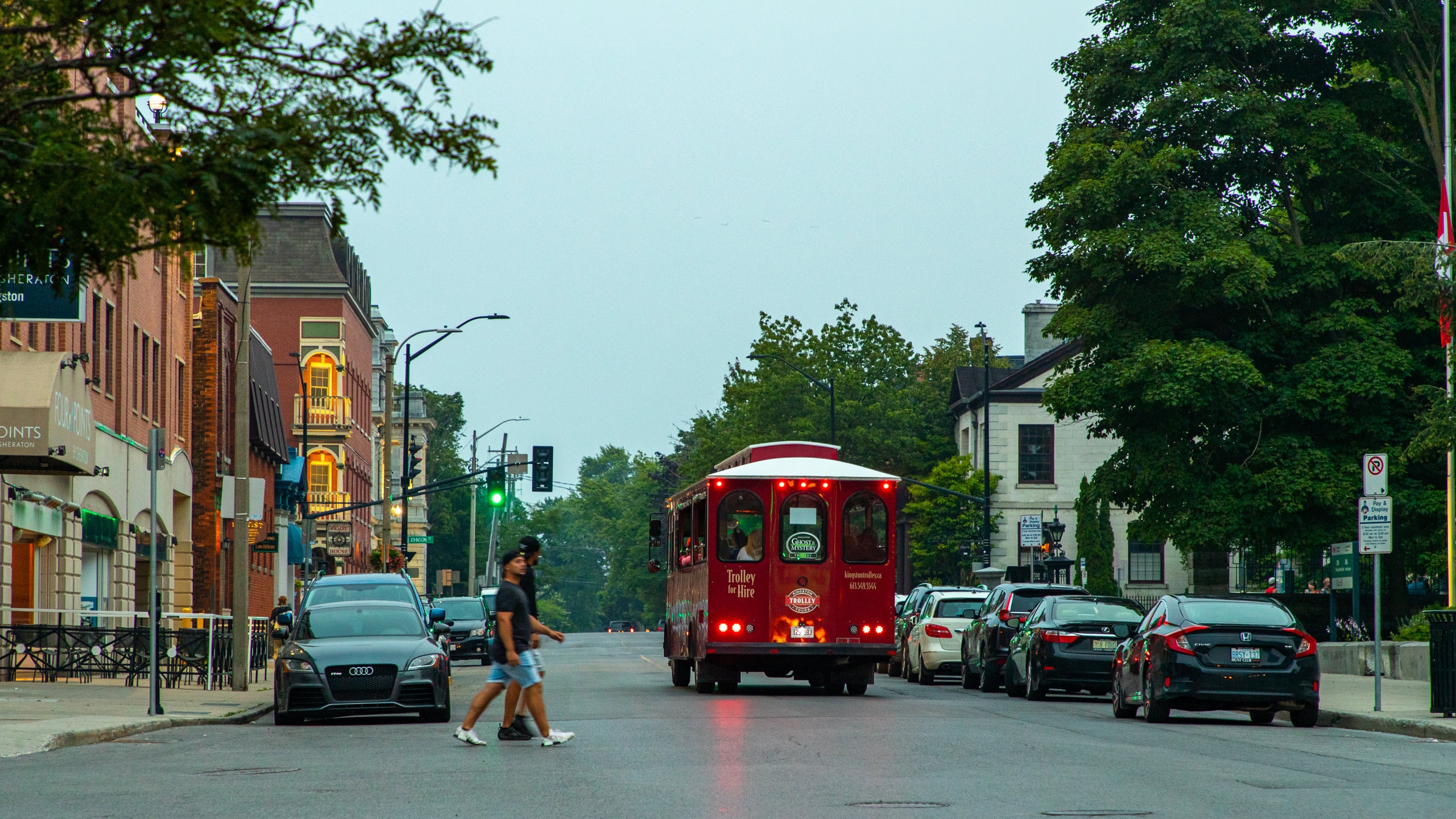 Kingston which includes street scenes