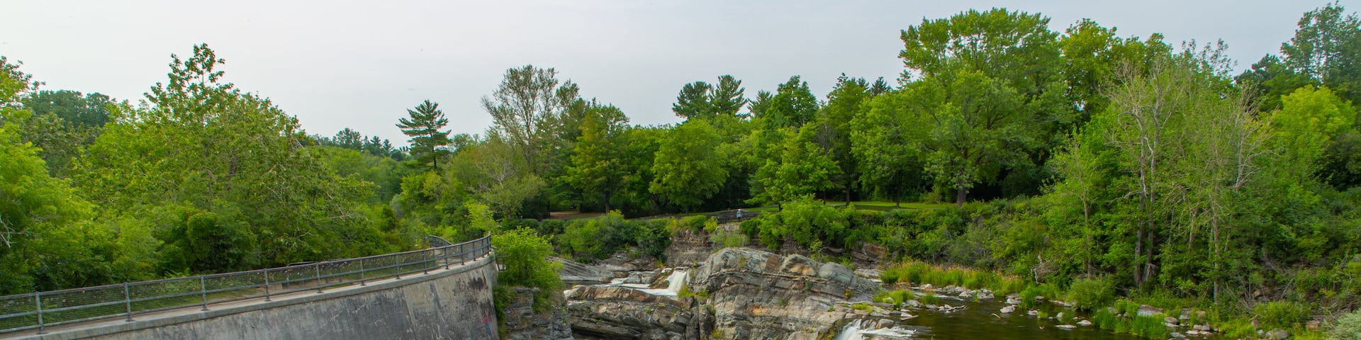 Hog\'s Back Falls which includes a river or creek and rapids