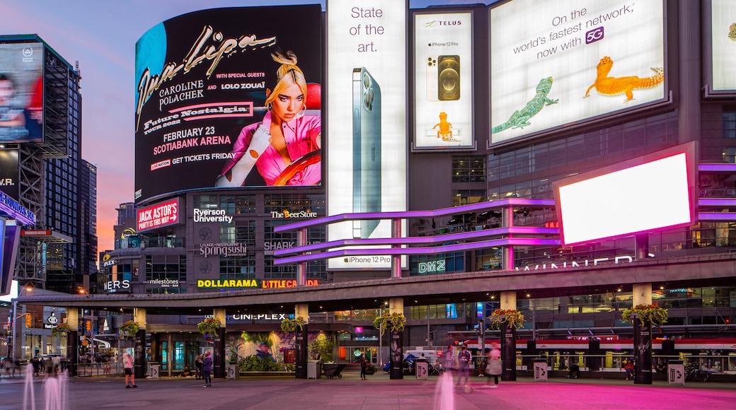 Yonge-Dundas Square