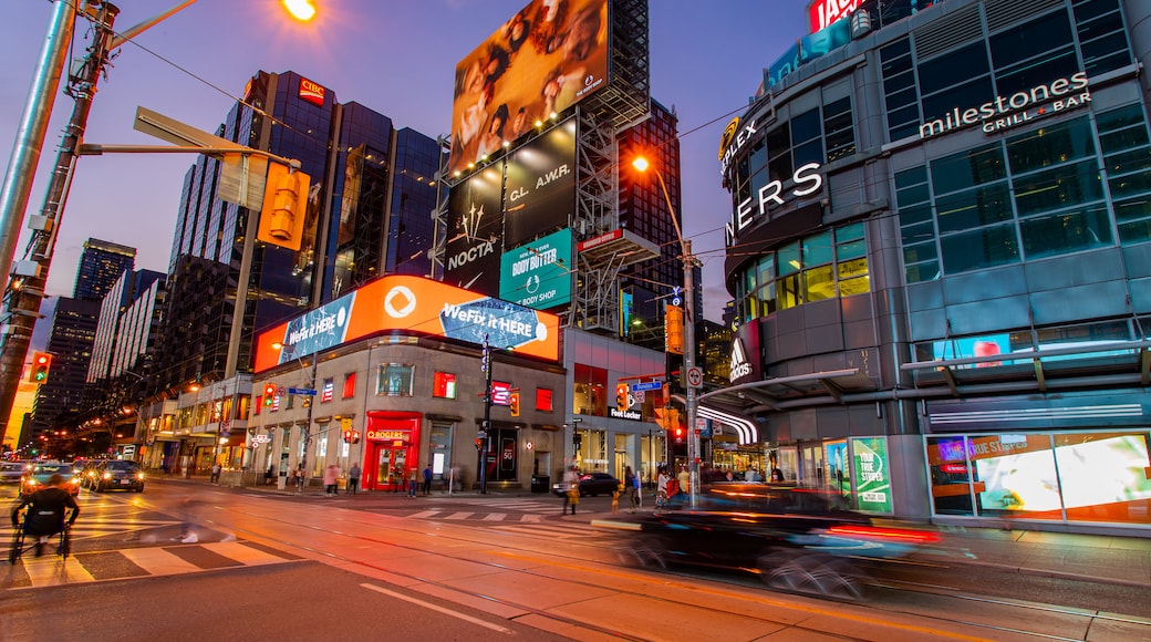 Yonge-Dundas Square