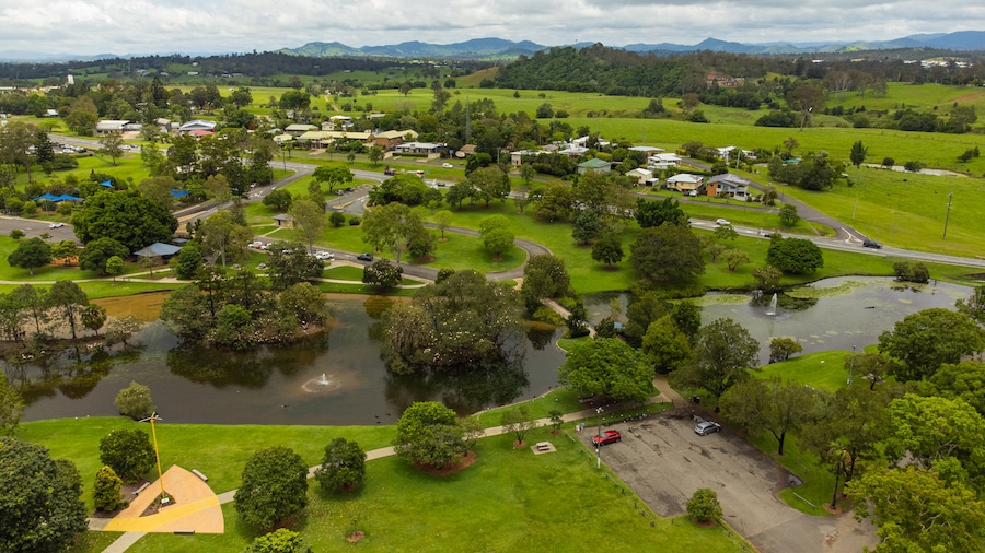 Gympie showing a small town or village, landscape views and a river or creek