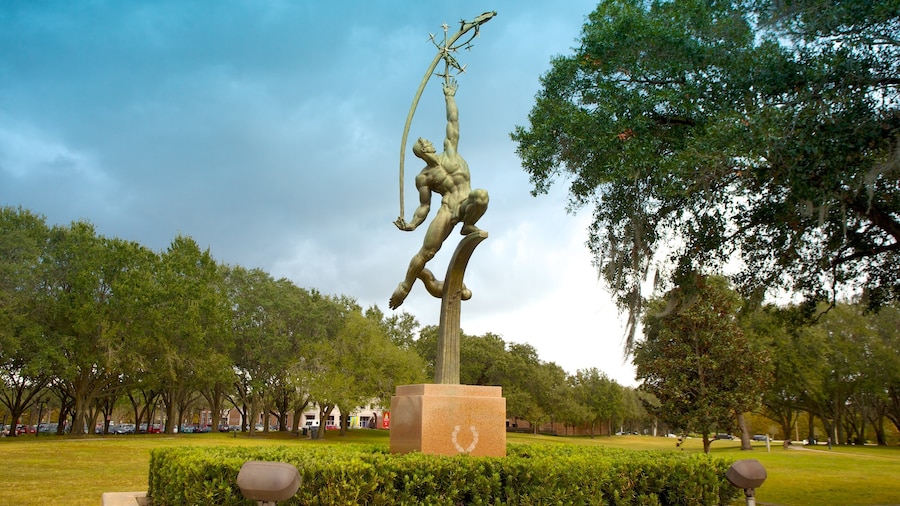 Loch Haven Park which includes a statue or sculpture, a monument and a park