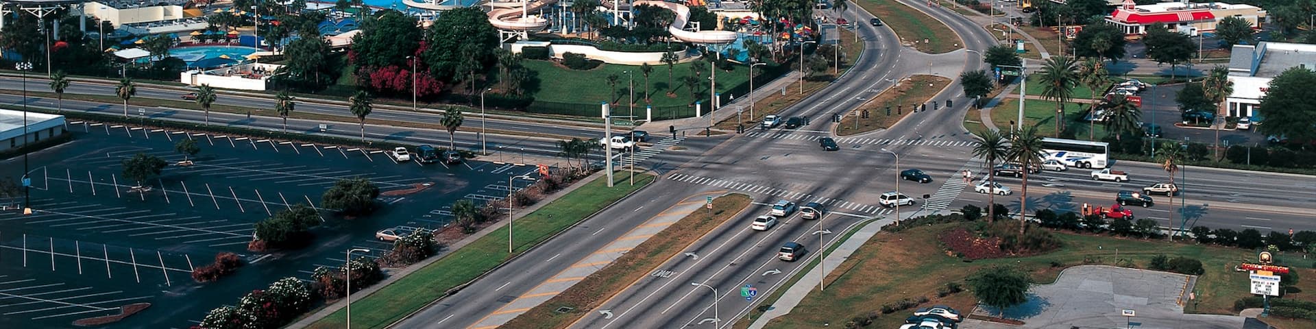 Orlando Premium Outlets International Drive qui includes balades, ville et scènes de rue
