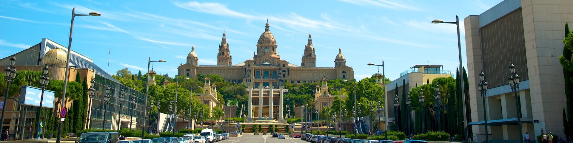 Barcelona mit einem Straßenszenen und Stadt