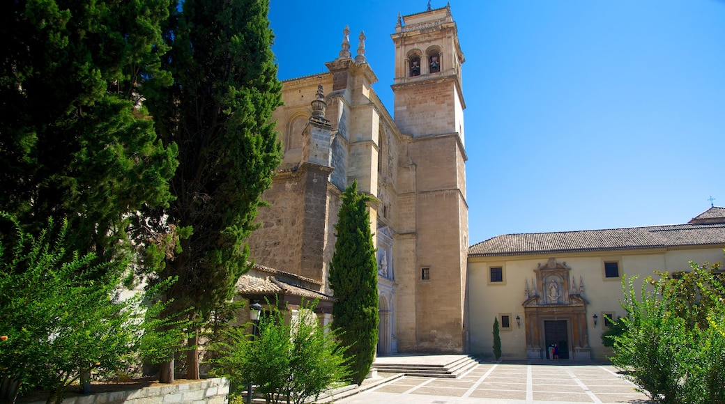 San Jeronimo Monastery showing a church or cathedral and heritage architecture