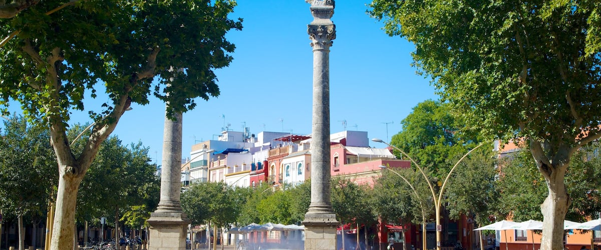 Plaza de la Alameda montrant ville, statue ou sculpture et square ou place