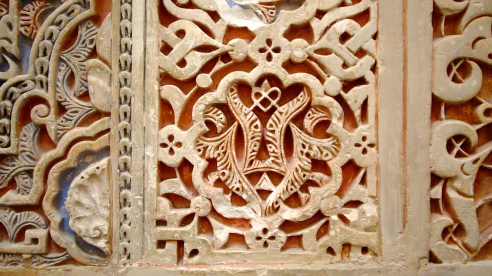 Andalucía ofreciendo vistas de interior, un castillo y arte