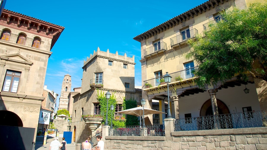 Poble Espanyol featuring heritage architecture and a city