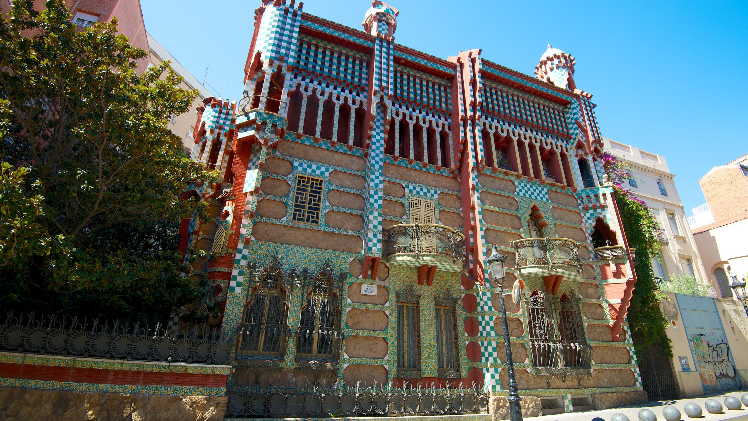 Casa Vicens que inclui arquitetura de patrimônio, uma casa e uma cidade