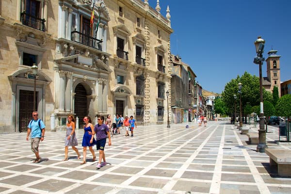 Plaza Nueva qui includes patrimoine architectural, bâtiment public et square ou place