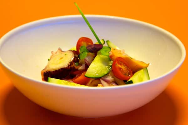 Metropol Parasol welches beinhaltet Speisen