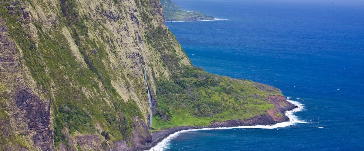 Hawaii featuring general coastal views, rugged coastline and landscape views