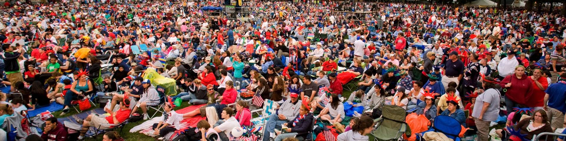 Boston ofreciendo un festival y también un gran grupo de personas