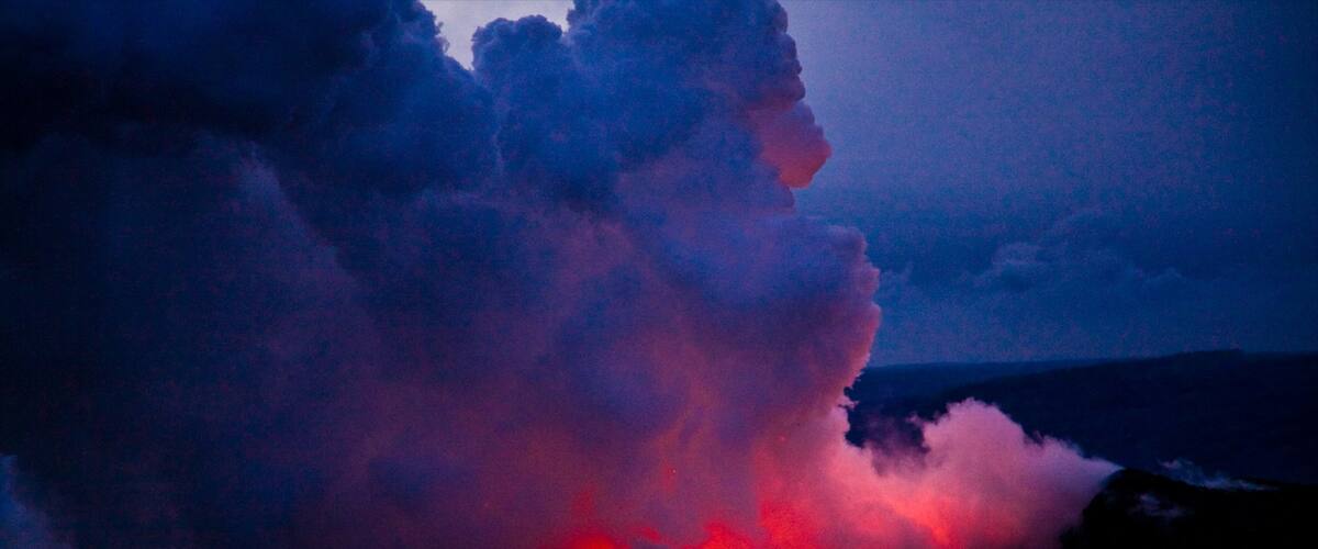Pahoa which includes general coastal views, night scenes and mist or fog