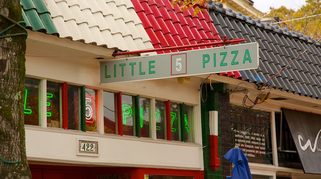 Little Five Points welches beinhaltet Beschilderung