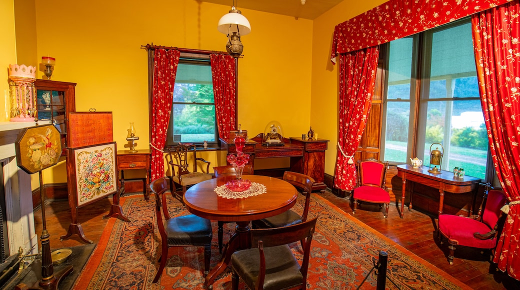 Eskbank House and Museum showing interior views and a house