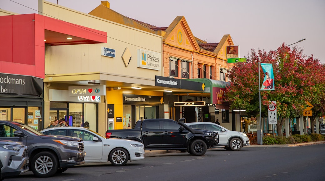 Parkes showing a small town or village