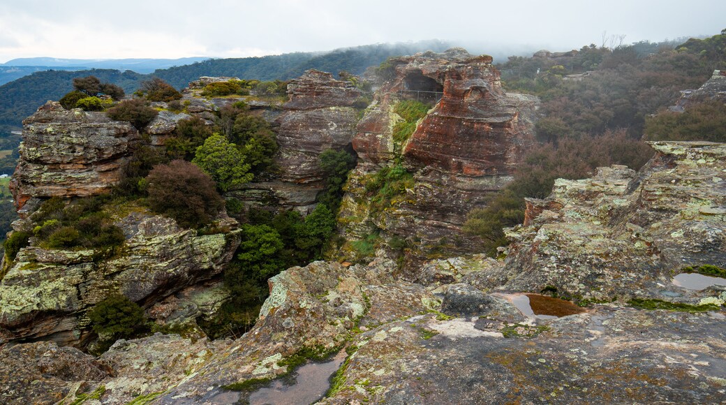 Hassans Wall Lookout which includes a gorge or canyon