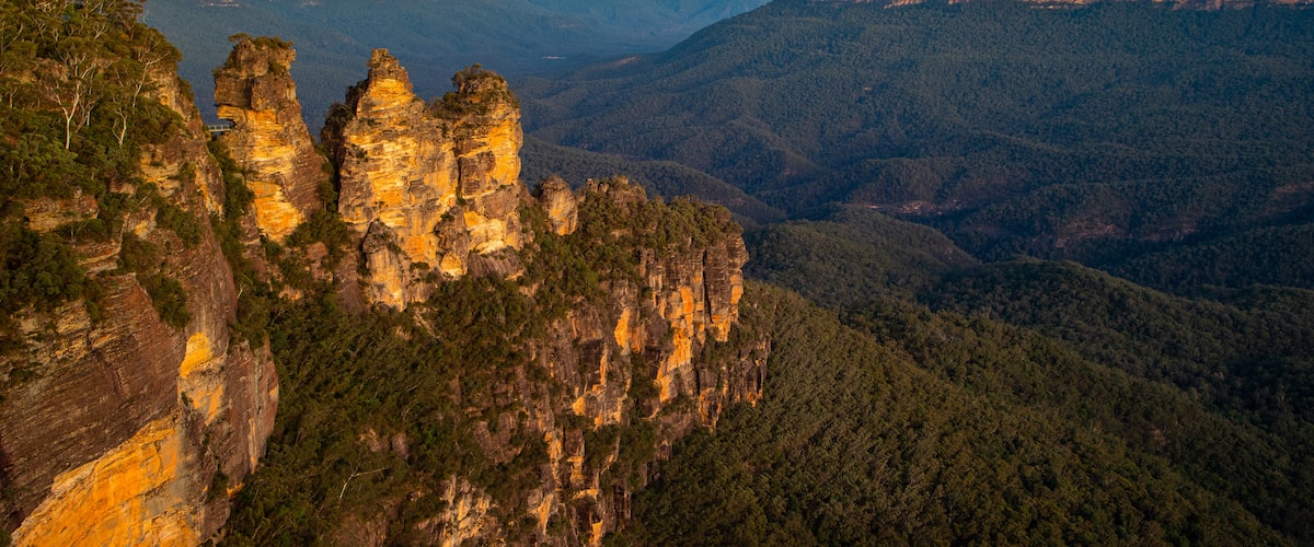 Echo Point Lookout showing a gorge or canyon and landscape views