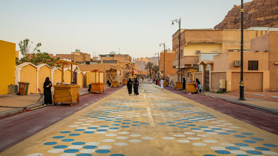 Al Jadidah which includes street scenes