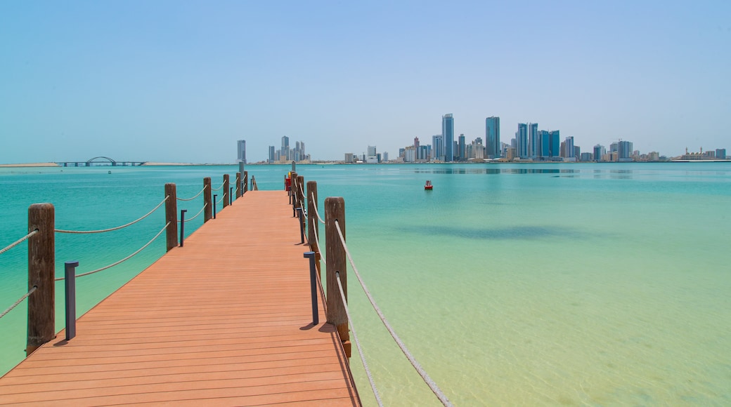 Manama showing general coastal views and tropical scenes