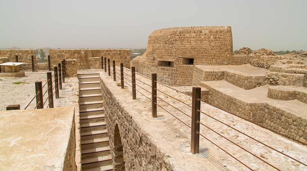 Qal\'at al-Bahrain Site and Museum showing heritage architecture