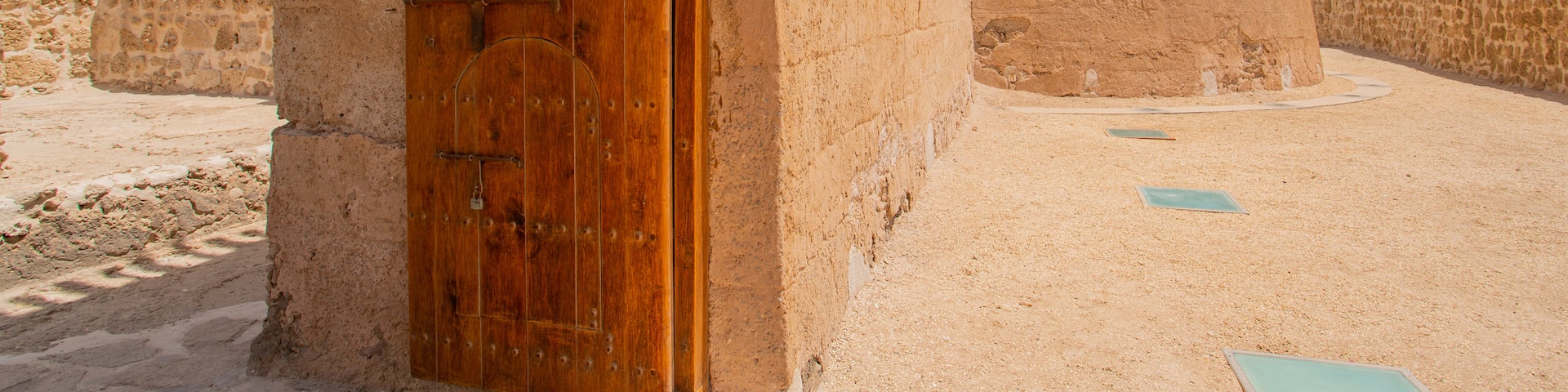 Arad Fort featuring heritage architecture and heritage elements