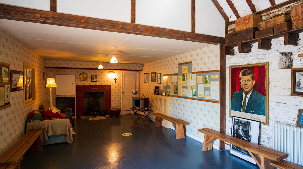 Kennedy Homestead showing interior views and signage