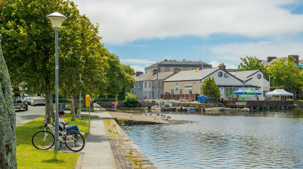 Riverside Walk