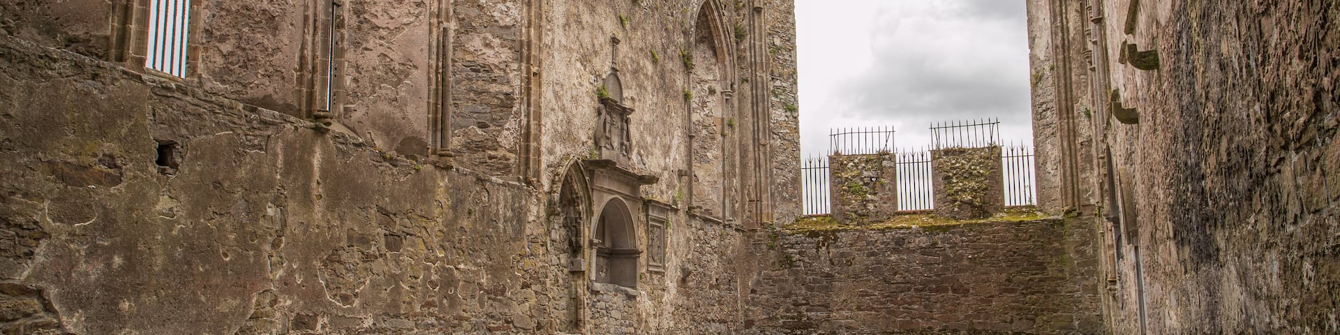 Rock of Cashel which includes building ruins and heritage elements