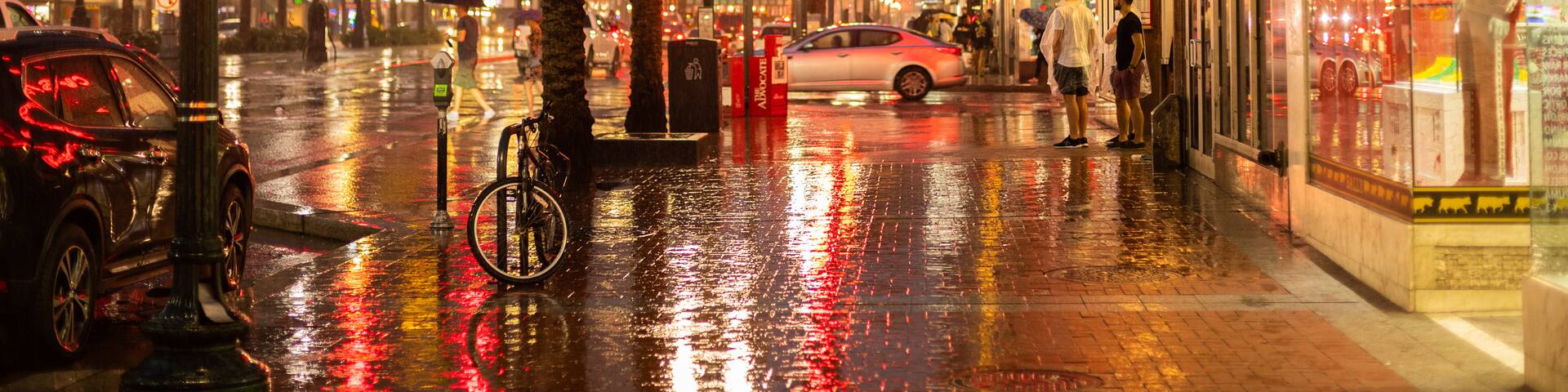 Canal Street in New Orleans Central Business District Touren und