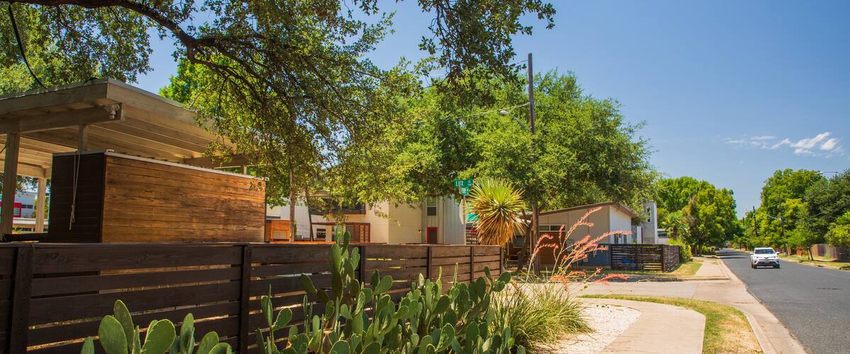 Johnston Terrace which includes a small town or village