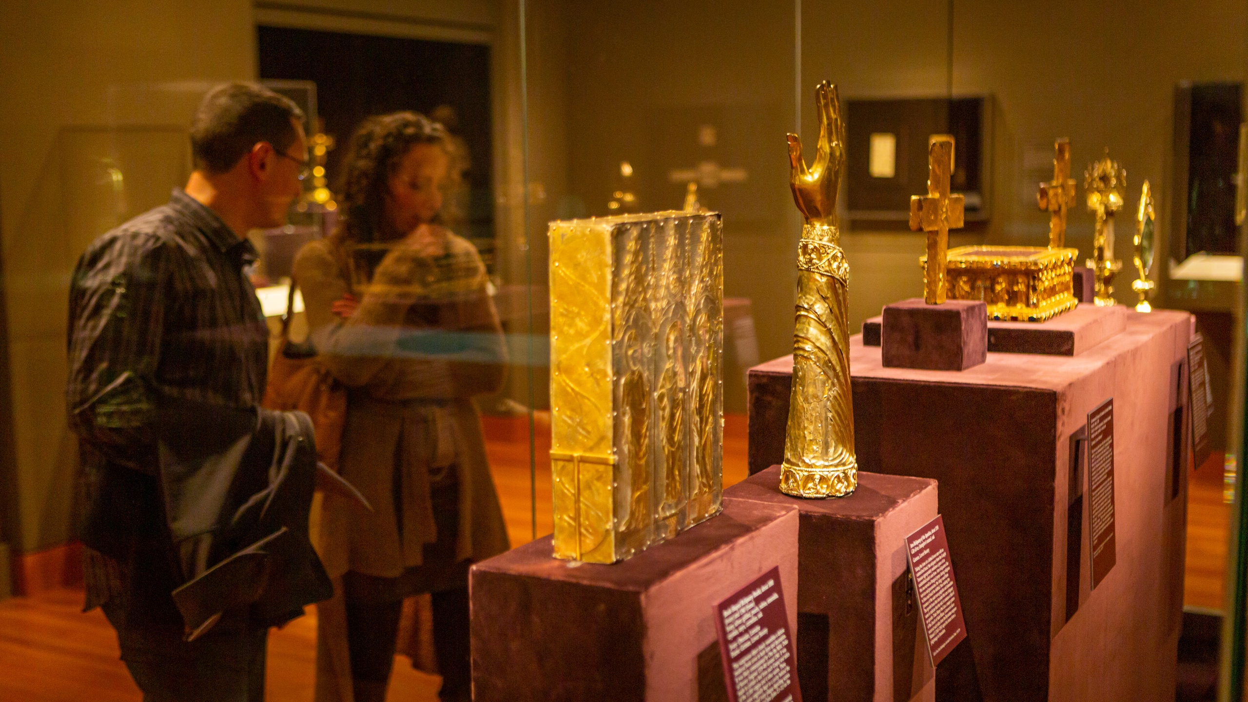 Cleveland Museum of Art featuring interior views and heritage elements as well as a couple