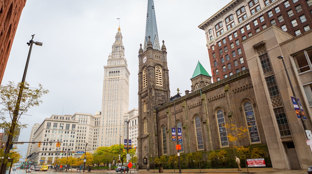 Old Stone Church featuring a city and heritage architecture