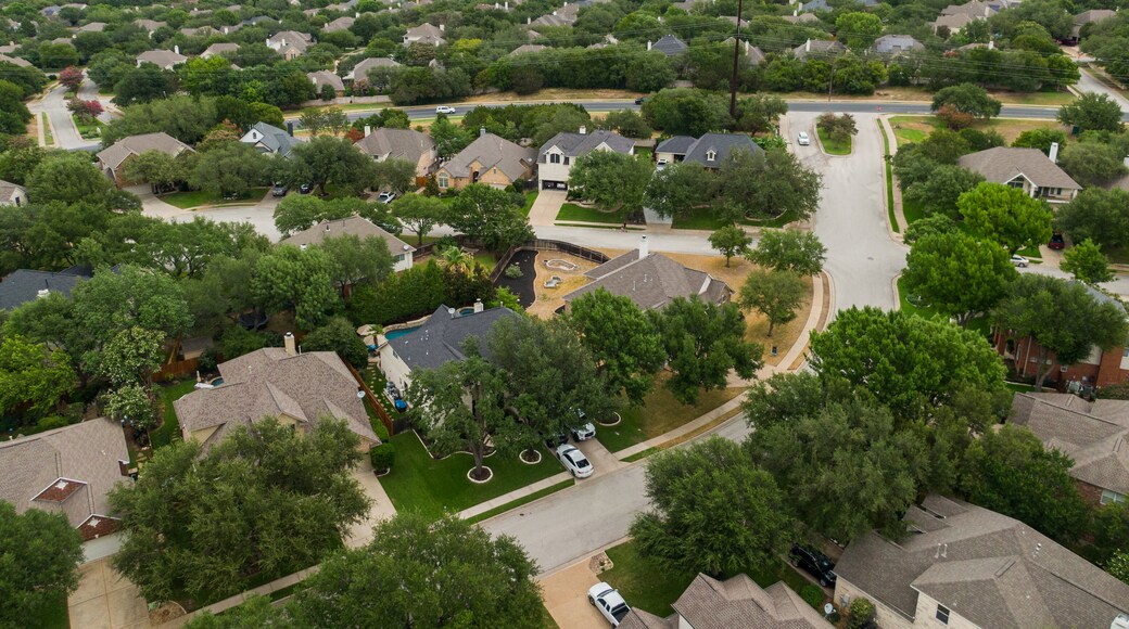 Steiner Ranch which includes a small town or village