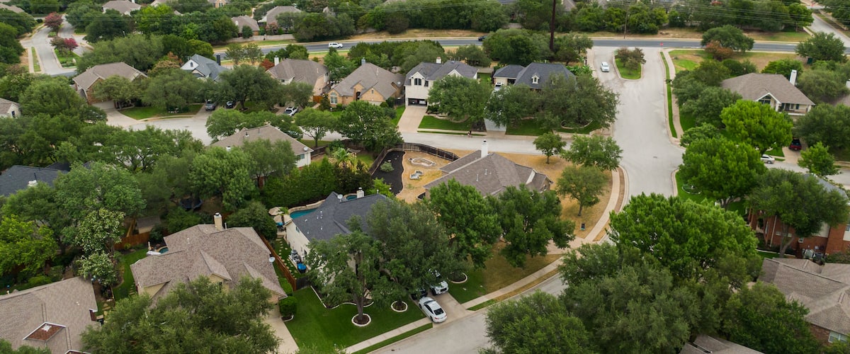Steiner Ranch which includes a small town or village