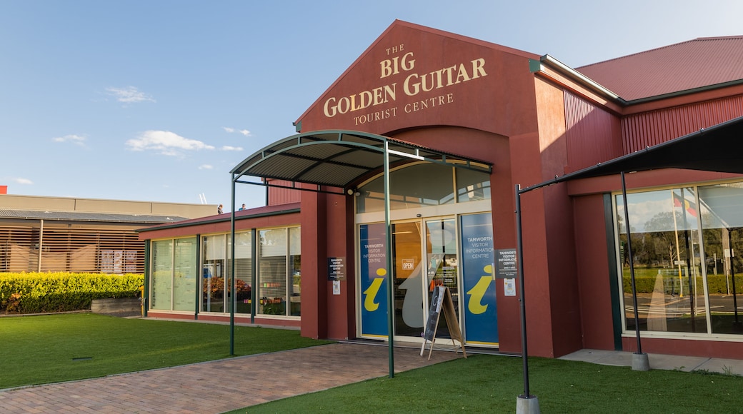 Big Golden Guitar Tourist Centre