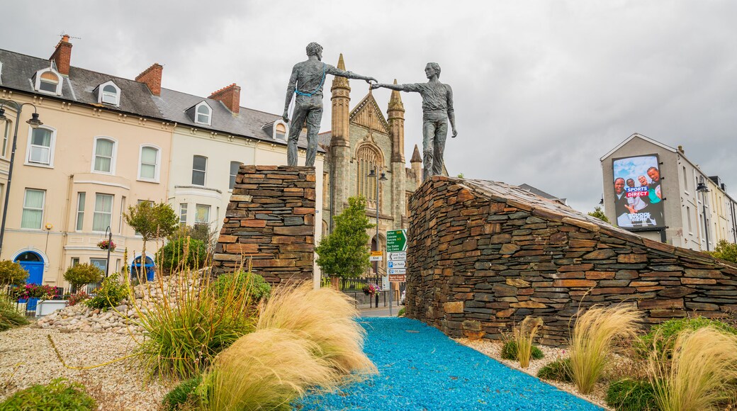 Hands Across the Divide showing a statue or sculpture, outdoor art and heritage architecture