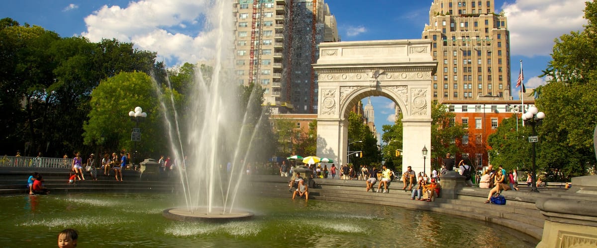Greenwich Village mit einem Monument, Stadt und Platz oder Plaza