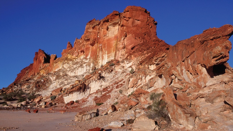 Alice Springs caracterizando paisagens do deserto, um desfiladeiro ou canyon e paisagem