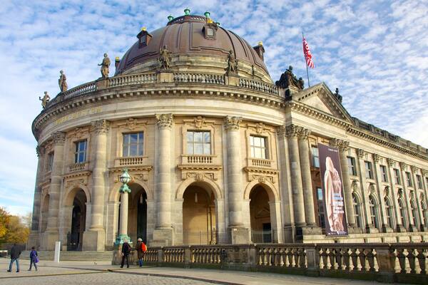 Musée de Bode montrant patrimoine historique et patrimoine architectural