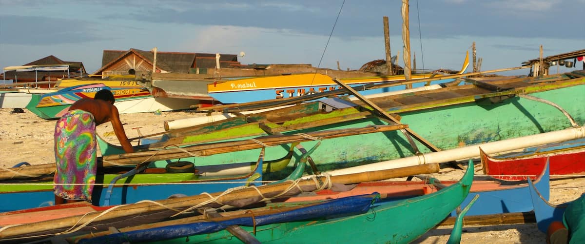 Malaysia which includes boating, a beach and a coastal town